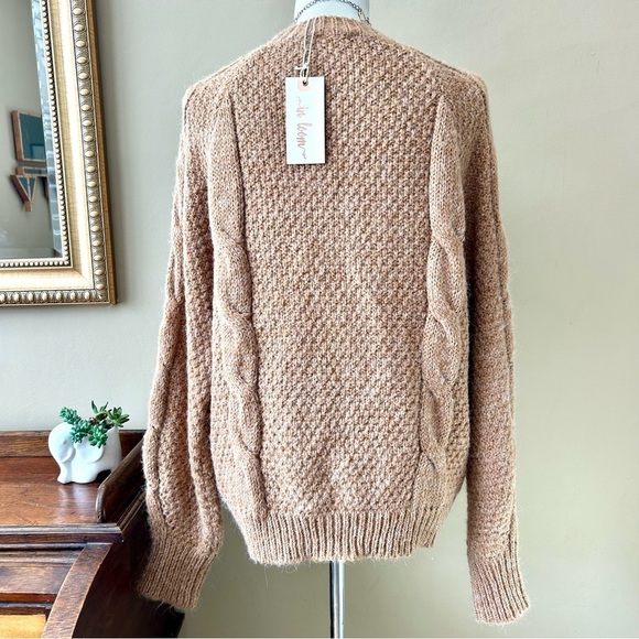 In Loom Tan Camel Brown Chunky Cable Knit Wool Sweater Size S NWT - Picture 8 of 16